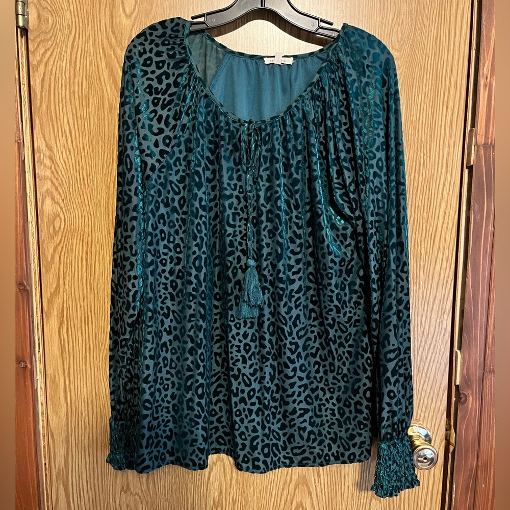 Elegant Green Leopard Print Women's Top